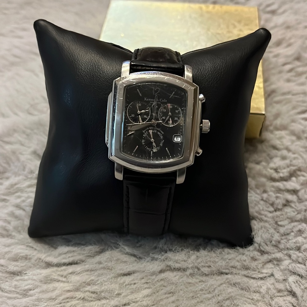 Kenneth Cole - black leather band Black-battery dead